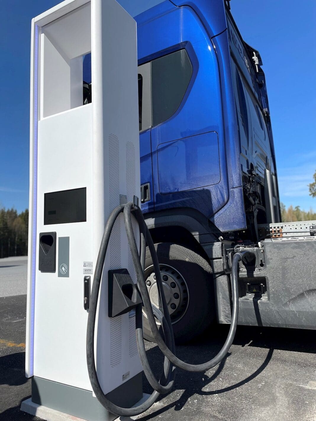 Scania Tests ABB’s Heavy Duty Vehicle Electric Charging System ESG Review